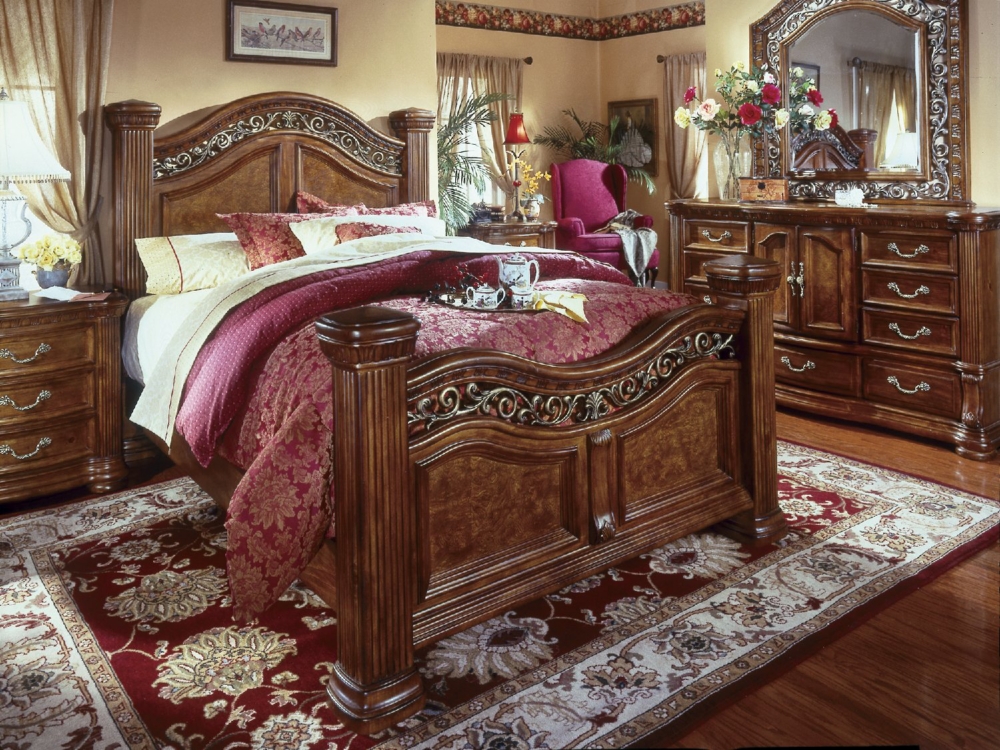 Cordoba King Poster Bed by Wynwood