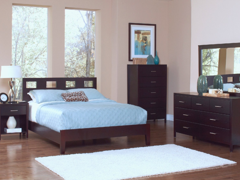 Keaton Queen Bed