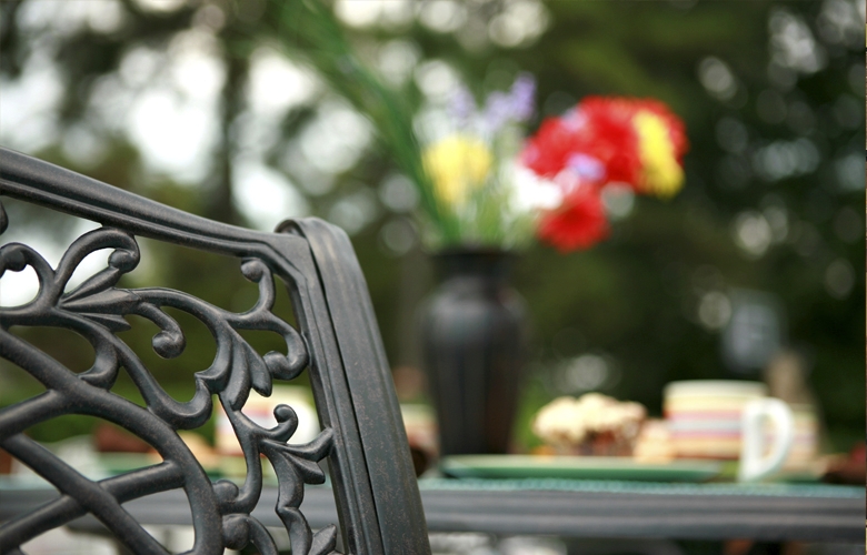 Patio Furniture available at Seasonal Concepts in all HOM Furniture locations in Minneapolis Minnesota & Midwest.